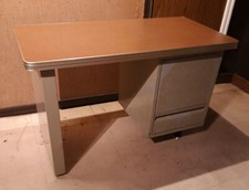 Bureau dactylo métallique d'occasion  Villersexel