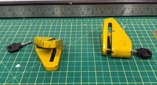 BLOQUEIO DE FREIO A DISCO amarelo para bicicleta MOTOCICLETA conjunto de travas COM duas chaves de aço sólido comprar usado  Enviando para Brazil