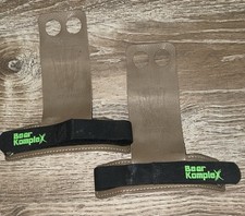 Punhos de couro Bear KompleX 2 furos para levantamento de peso Crossfit tamanho grande usados comprar usado  Enviando para Brazil