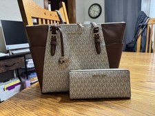 Michael kors women for sale  Canton