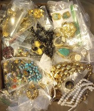 Assorted earrings brooches for sale  Corydon