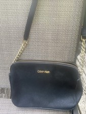 Bolsa tiracolo Calvin Klein preta alça corrente ajustável, usado comprar usado  Enviando para Brazil