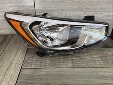 headlight rh accent for sale headlight rh accent for sale Saint Petersburg