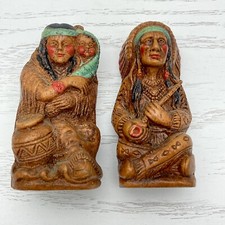 1947 Yellowstone Indian Chief & Woman with Papoose Salt & Pepper Shakers por MPI comprar usado 1947 Yellowstone Indian Chief & Woman with Papoose Salt & Pepper Shakers por MPI comprar usado  Enviando para Brazil