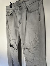 Jeans uomo strappati usato  Piacenza