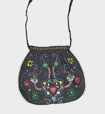 Avental vintage bordado à mão flores costuradas à mão meia cintura preto multicolorido comprar usado Avental vintage bordado à mão flores costuradas à mão meia cintura preto multicolorido comprar usado  Enviando para Brazil