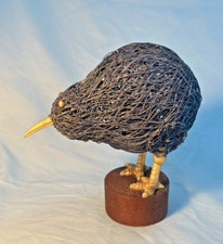 FIGURA DE ARTE DE FERRO FUNDIDO PÁSSARO KIWI FIO EM SUPORTE DE MADEIRA POR VISTA GLOBAL 8 POLEGADAS comprar usado  Enviando para Brazil