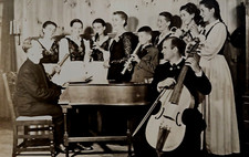 Cantores da família Trapp, inspiração para "O Som da Música", instrumentos musicais. comprar usado  Enviando para Brazil