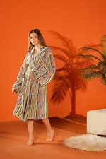 Colourful hooded bathrobe d'occasion  Expédié en Belgium