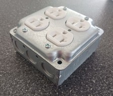 Tomada/conjunto completo 4"x 4". Caixa de metal, tampa elevada e 2 receptáculos duplex. NOVO comprar usado  Enviando para Brazil