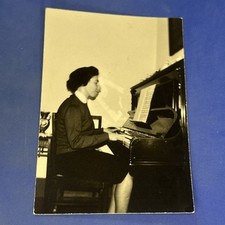 Donna che suona usato  Bari