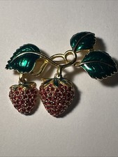 Broche fraises pendantes d'occasion  Andernos-les-Bains