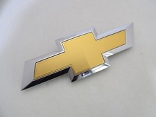 Emblema gravata borboleta grade dianteira Chevy Chevrolet Silverado 1500 2016 2017-2018 fabricante de equipamento original comprar usado  Enviando para Brazil