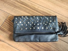 Schwarze clutch nieten gebraucht kaufen  Köln