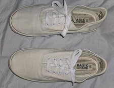 Tênis com cadarço branco confortável edições básicas tamanho 8,5 M marcas menores manchas comprar usado Tênis com cadarço branco confortável edições básicas tamanho 8,5 M marcas menores manchas comprar usado  Enviando para Brazil