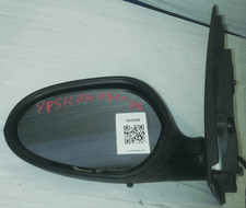 lancia ypsilon 1 2 8v argento usato lancia ypsilon 1 2 8v argento usato Italia