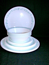 Set corelle country for sale  Euclid