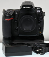 Nikon D700 12.1MP DSLR CORPO NOVO BORRACHA COM MB-D10 comprar usado  Enviando para Brazil