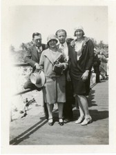 Foto instantânea vintage família no calçadão por Beach Flapper Girl Fashion 44 comprar usado  Enviando para Brazil