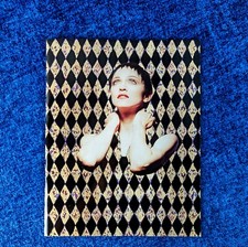 MADONNA THE GIRLIE SHOW TOUR PROGRAM USA 1993 DITA MASK & ICON FAN CLUB LEAFLET comprar usado MADONNA THE GIRLIE SHOW TOUR PROGRAM USA 1993 DITA MASK & ICON FAN CLUB LEAFLET comprar usado  Enviando para Brazil