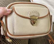 Bolsa carteira Dooney Bourke vintage osso bege kilty tiracolo couro para todas as condições climáticas comprar usado  Enviando para Brazil