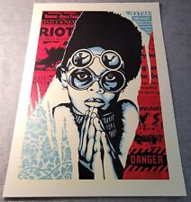 Affiche obey giant d'occasion  Sennecey-le-Grand