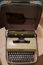 Macchina scrivere olivetti usato  Reggio Calabria