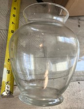 Qty clear vase for sale  Painesville