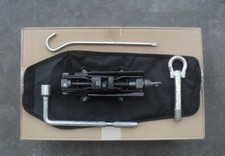 Kit attrezzi cric usato  Italia