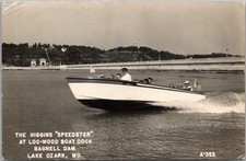 Cartão postal c1950s LAKE OZARK, Missouri foto RPPC "HIGGINS SPEEDSTER" barco a motor comprar usado  Enviando para Brazil