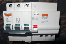 Disjoncteur differentiel triph d'occasion  Barr