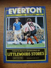 Usado, 18/10/1978 Everton v Dulka Prague [Taça UEFA] (dobrado, mudanças de equipe).  Quaisquer falhas comprar usado  Enviando para Brazil