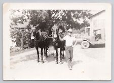Foto instantânea de fazendeiro com mulas Old Jalopy Truck Barn 1920s vintage encontrada comprar usado  Enviando para Brazil