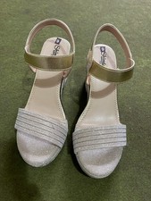 Sandalo donna sandali usato  Voltido