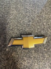 Emblema gravata borboleta dianteira sedã 4 portas Chevrolet Sonic 2017-2020 fabricante de equipamento original, usado comprar usado  Enviando para Brazil