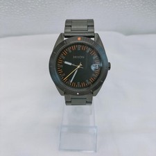 Montre analogique nixon d'occasion  Expédié en France