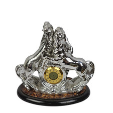 Orologio tavolo cavalli usato  Carrara