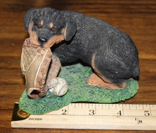 Boneco Livingstone Resina Rottweiler Cachorro Filhote com Luva de Beisebol Adorável comprar usado  Enviando para Brazil