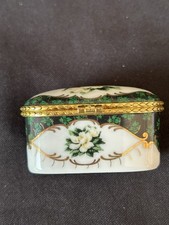 Pilulier porcelaine décoré d'occasion  Peymeinade