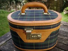 Travel vanity lockable for sale  BORDON