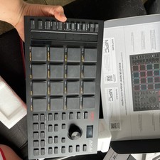 Controlador de produção musical Akai Professional MPC Studio 2 com estojo comprar usado  Enviando para Brazil
