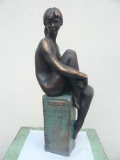 Sculpture résine femme d'occasion  La Mure