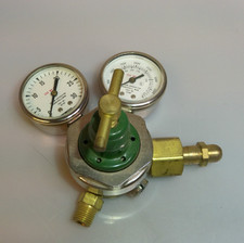 Smith oxygen regulator for sale  Medford