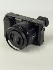 Câmera Sony A6000 com lente de zoom 16-50mm F3.5-5.6 e extras comprar usado Câmera Sony A6000 com lente de zoom 16-50mm F3.5-5.6 e extras comprar usado  Enviando para Brazil