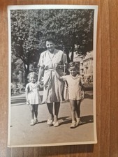 20890. Fotografia cartolina donna con bambini foto Ferroli Varazze 14x9, używany na sprzedaż  Wysyłka do Poland