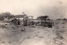 USA? Countryside Village Father & Son Chicken or Rabbit Cages? Old Photo 1920, usado comprar usado  Enviando para Brazil