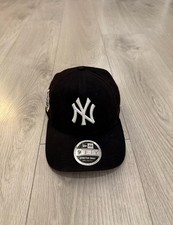 Baseball yankees in usato  Volano