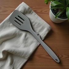 Espátula Crofton cinza silicone ranhurada torneira clipe descanso panela antiaderente seguro Aldi comprar usado Espátula Crofton cinza silicone ranhurada torneira clipe descanso panela antiaderente seguro Aldi comprar usado  Enviando para Brazil