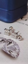 Orecchini con diamante usato  Roma