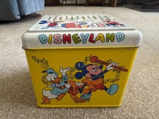 CONJUNTO EM CAIXA QUASE PERFEITO: BRINQUEDO MUSICAL "MELODY PLAYER" DA DISNEYLÂNDIA 1950 + 4 ROLOS DE MÚSICA comprar usado  Enviando para Brazil